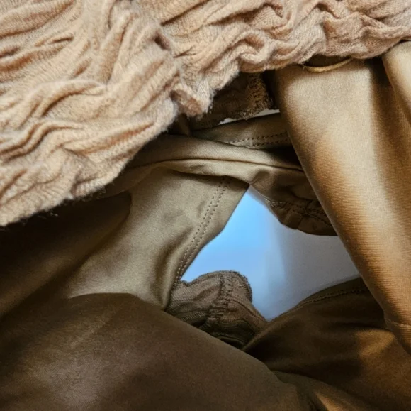 Camel Textured Low Rise Micro Mini Skirt - Picture 7 of 9